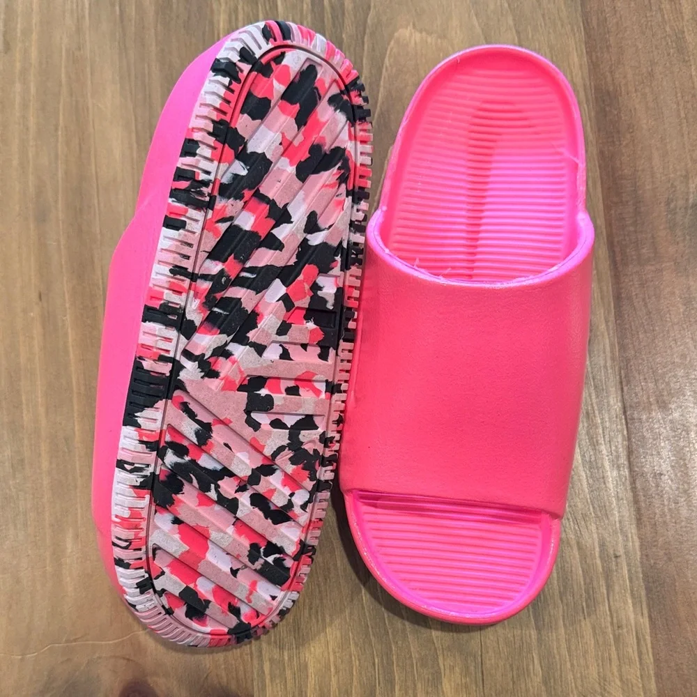 Nike Bright Pink Slides - Picture 3 of 3